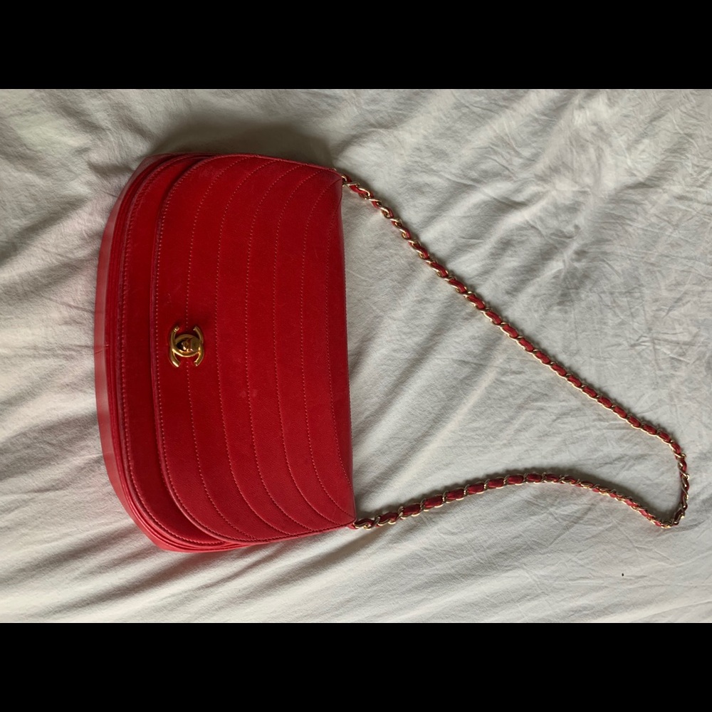 SOLD Authentic Vintage Chanel chain bag